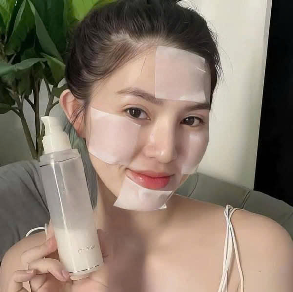 Nước hoa hồng Dr Pepti được nhiều khách hàng tin dùng trong nhiều năm