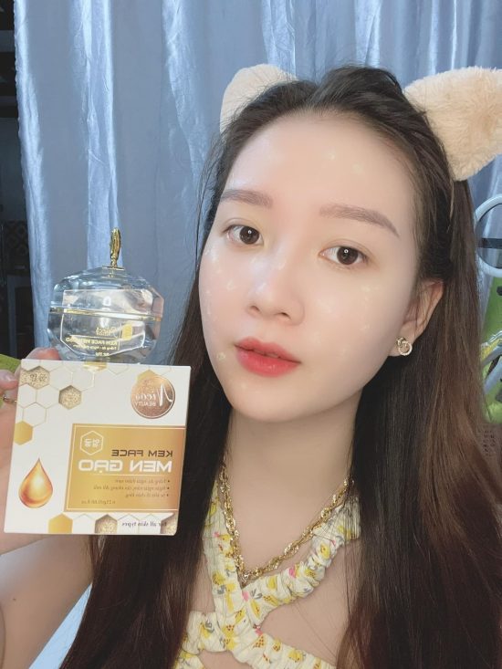 Hình ảnh review kem face men gạo Nicos từ khách hàng