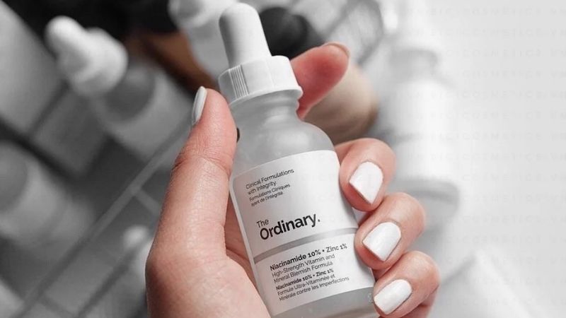 The Ordinary Niacinamide 10 chỉ có tác dụng đẩy mụn nhẹ