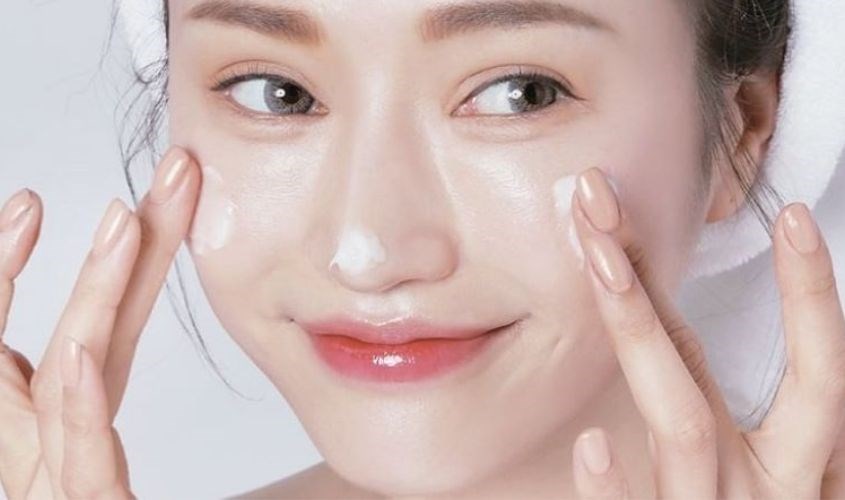 kem dưỡng ẩm cho da dầu mụn dermacos