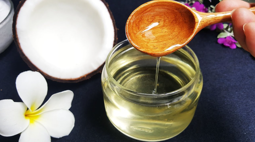Cách làm trắng da tay bằng dầu dừa