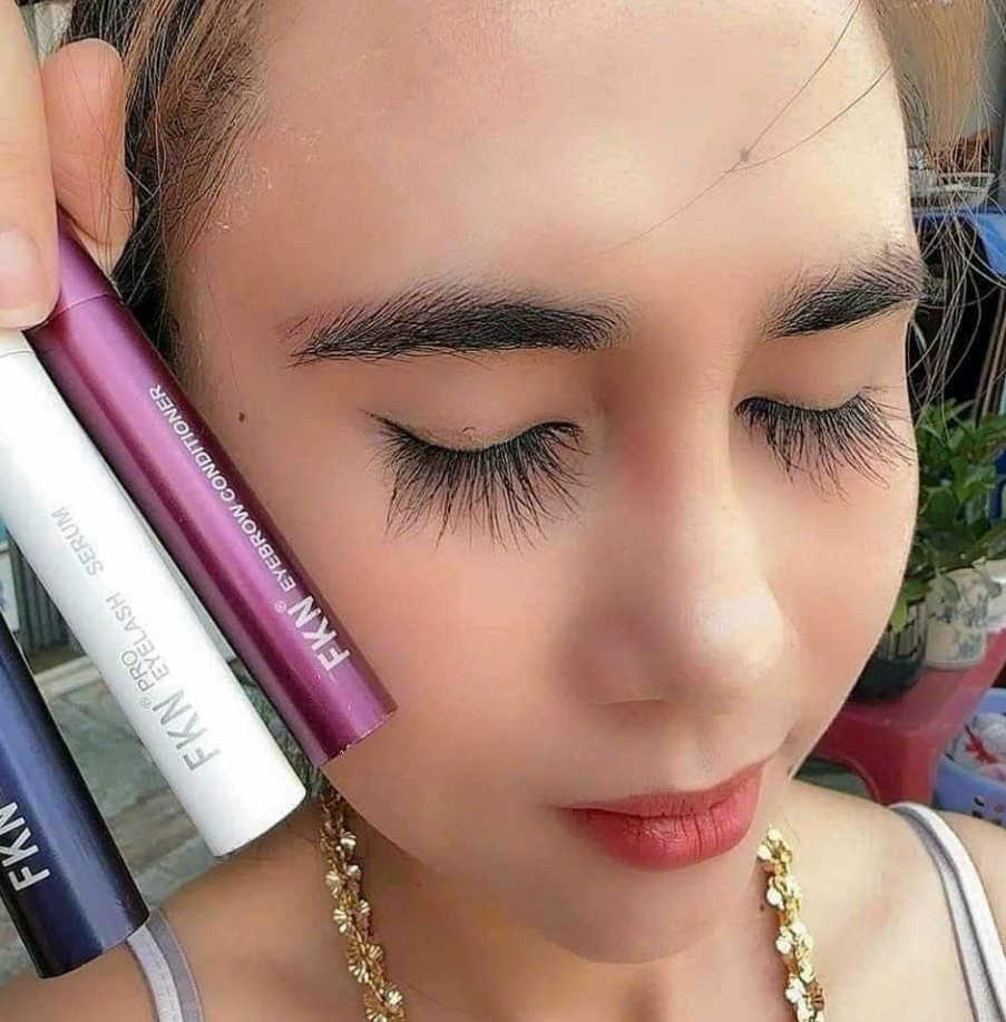 Hình ảnh khách hàng sau khi sử dụng sản phẩm dưỡng mi