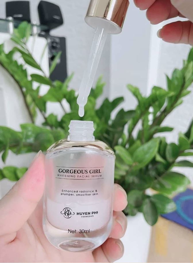 Serum sâm tố nữ chứa các thành phần quý hiếm được chiết xuất từ thiên nhiên