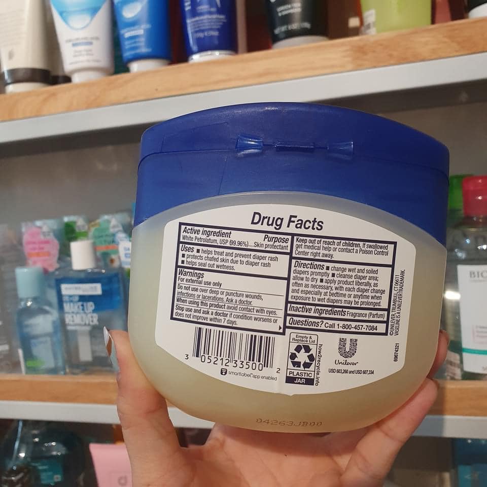 Dưỡng Ẩm Vaseline Có Tốt Không?