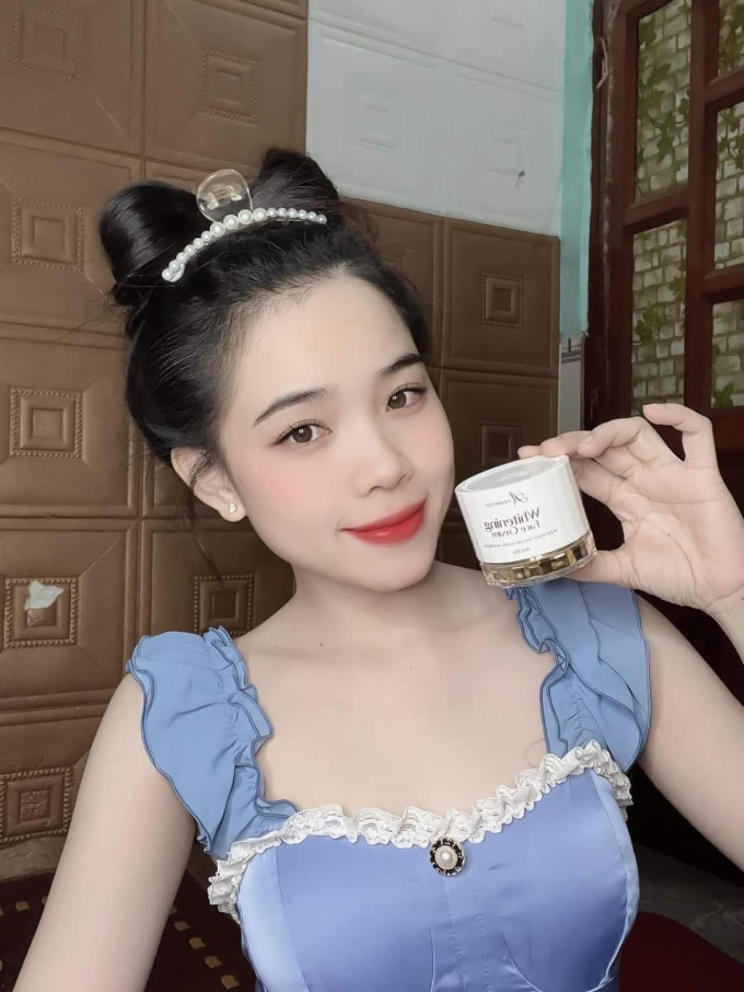 Hình ảnh review từ khách hàng về kem dưỡng da face pháp Phương Anh