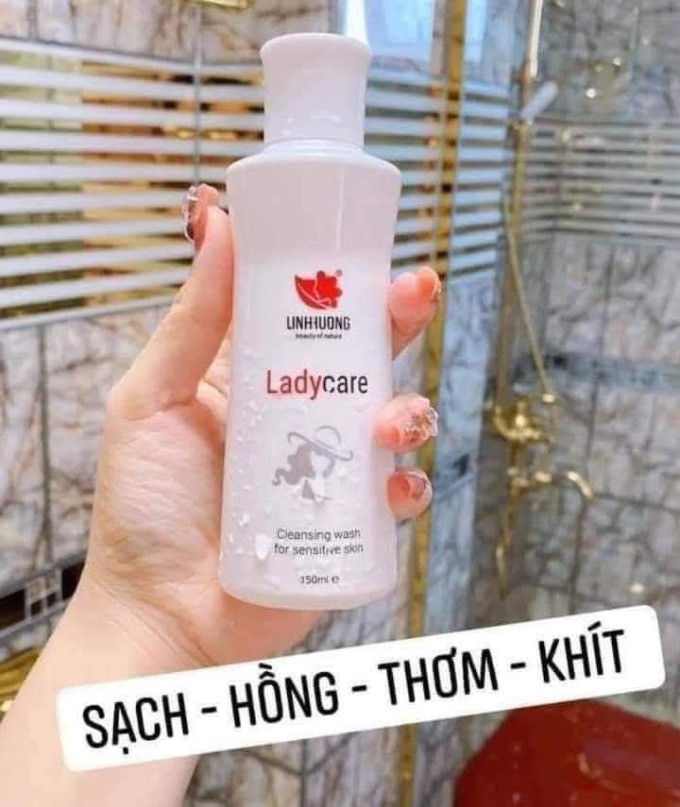 Hỗ trợ làm sạch nhẹ nhàng, giúp loại bỏ bụi bẩn và mùi khó chịu.